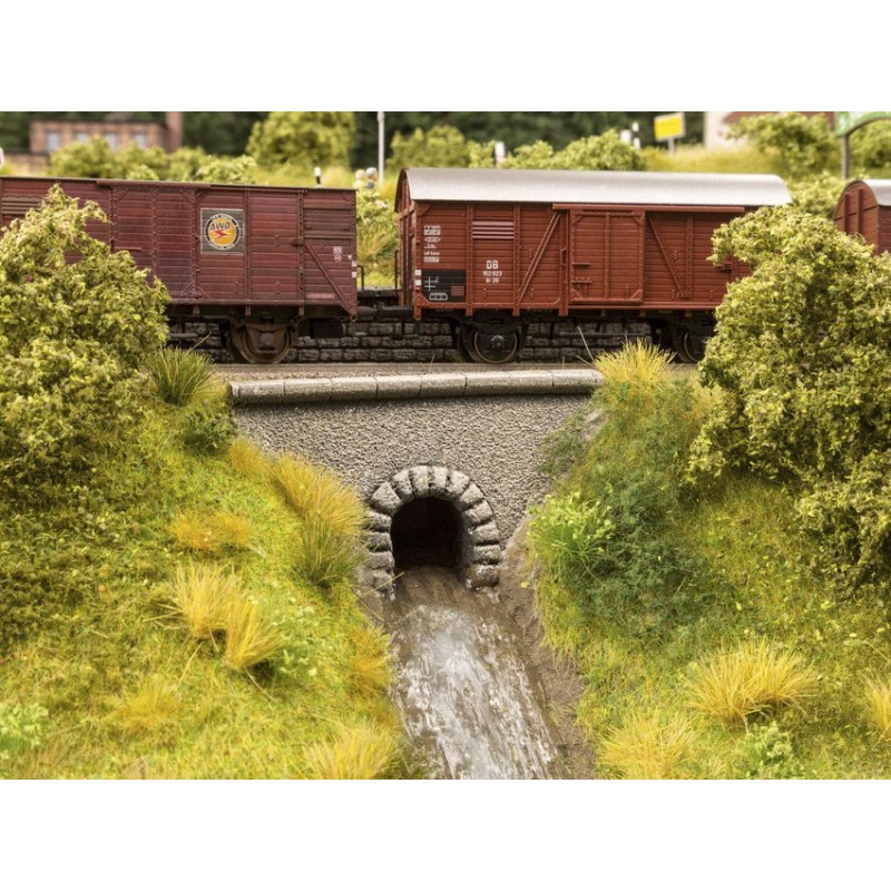 Noch Wasserdurchlass Tunnel