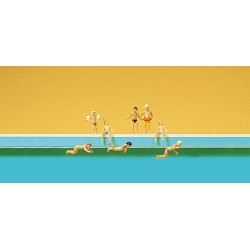 Kinder im Schwimmbad