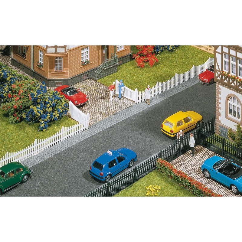 Faller Gartenzaun mit Tor  710 mm