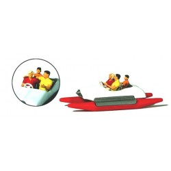 Familie im Tretboot 2