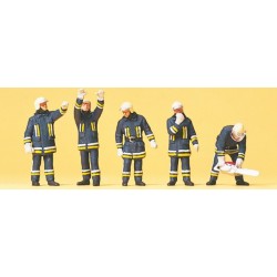 Feuerwehrmänner in moderner E